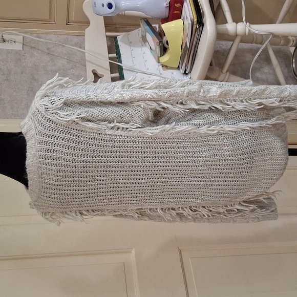 "FCY WITH LOVE" SZ. 2x, 100%acrylic, off-white, cable-knit, fringed sweater. - Picture 5 of 16